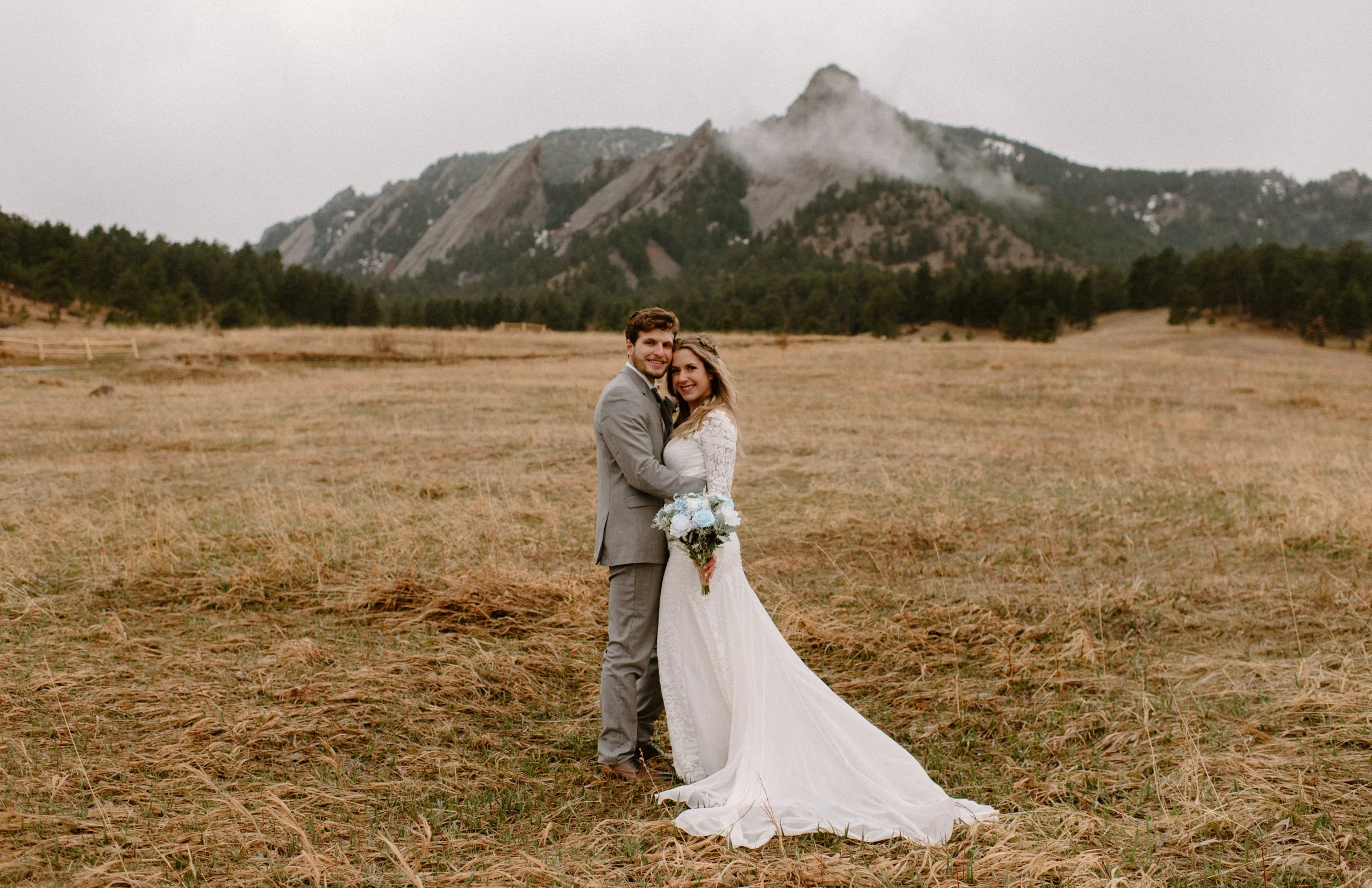 Boulder, Colorado elopement photos at Chautauqua Park. Couples wedding photos in Boulder, Colorado. Colorado elopement and wedding photography. Boulder elopement photos. Colorado mountain elopement.