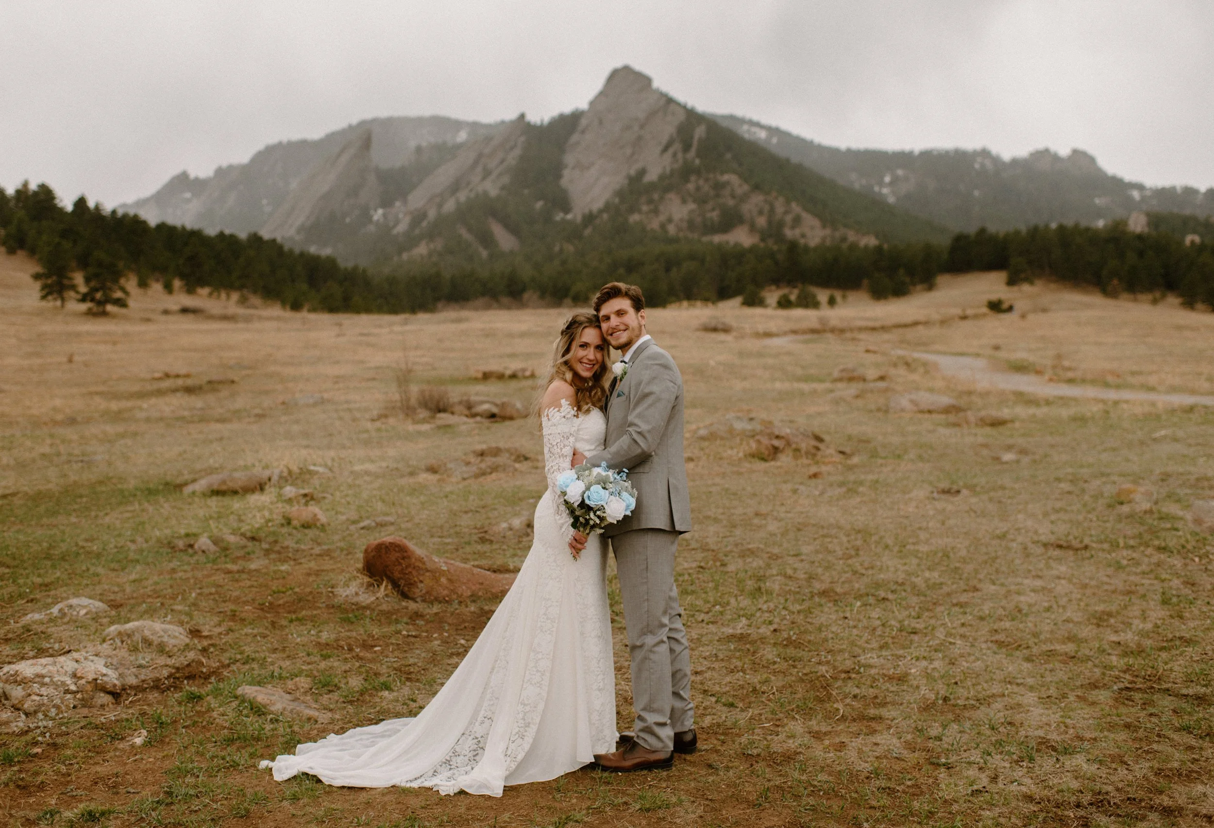 Couples portraits at Chautauqua in Boulder, Colorado. Colorado wedding and elopement photographer. Denver wedding photographer. Boulder elopement at the Flatirons.