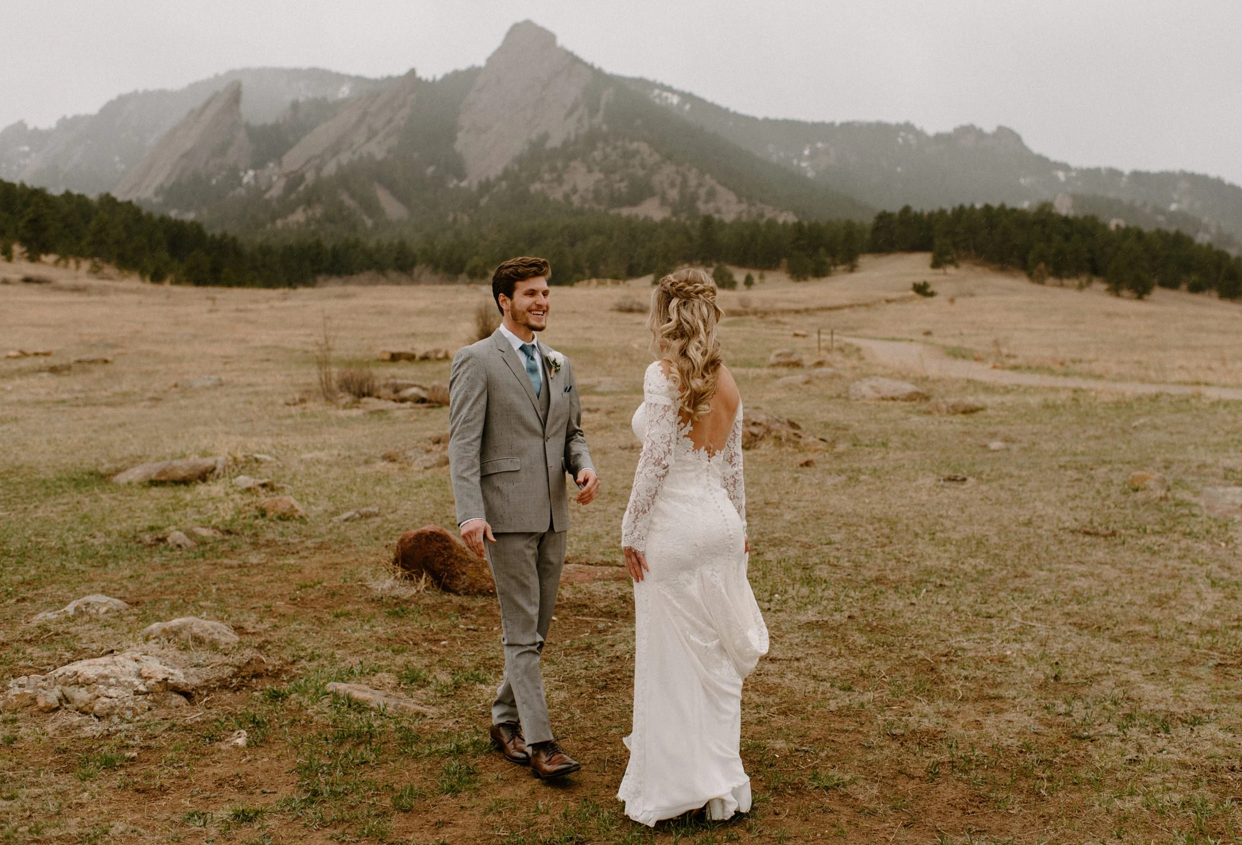 First look between bride and groom. Boulder, Colorado elopement. Chautauqua, Boulder elopement photos. Boulder elopement locations. Boulder wedding photographer. Colorado elopement and wedding photographer. First look inspiration. Colorado elopement locations. Colorado elopement photos.